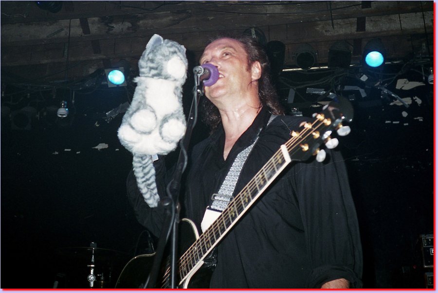 2000-08-05DAVE_DAVIES11KATE_THE_KAT-DAVE_DAVIES.jpg
