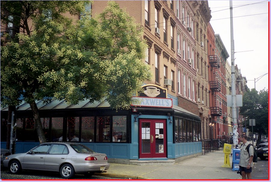 2001-08-01DAVE_DAVIES01VENUE.jpg