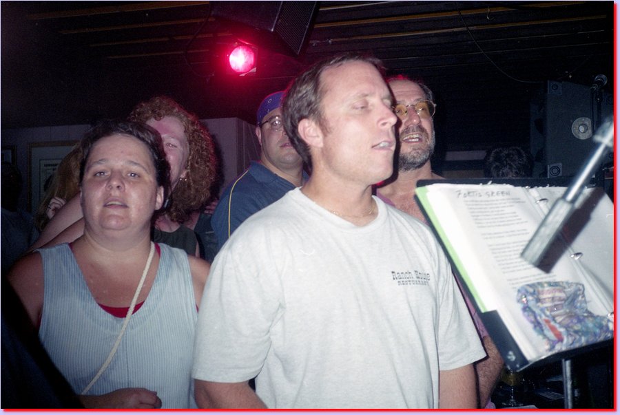 2001-08-07davedavies17fans.jpg