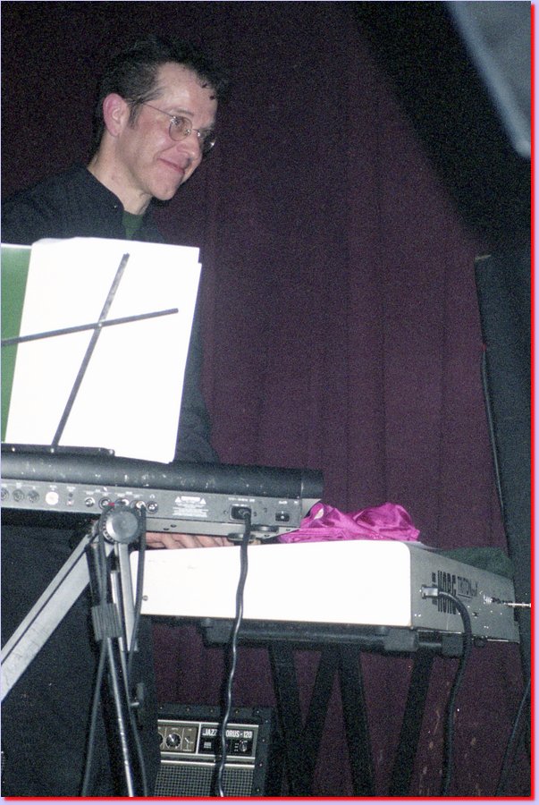 2002-04-25davedavies27kristian_hoffman.jpg