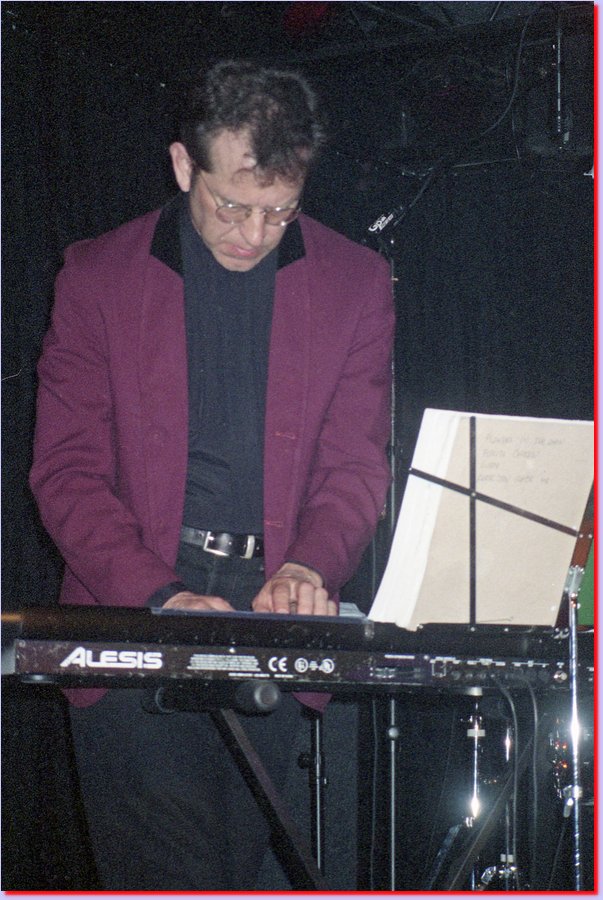 2002-04-27davedavies07kristian_hoffman.jpg