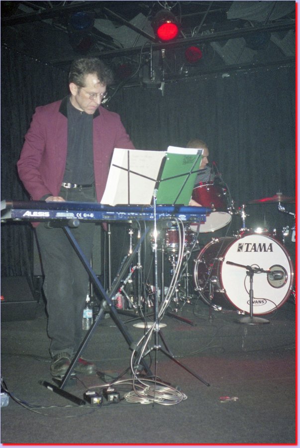 2002-04-27davedavies13kristian_hoffman-jim_laspesa.jpg