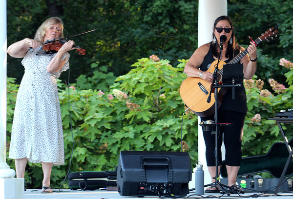Heather Swanson, Kim Moberg